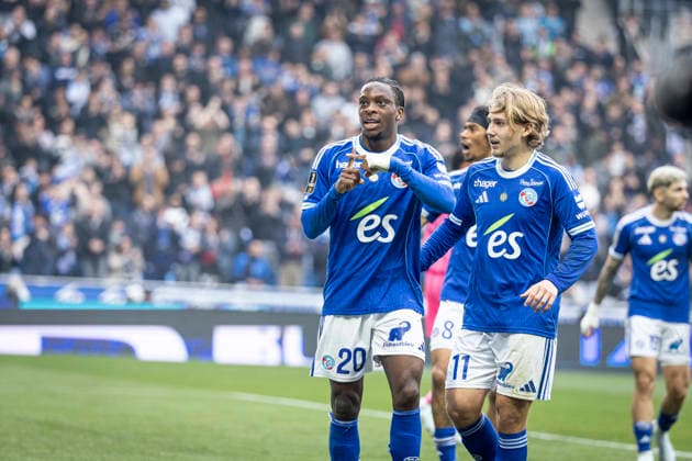 Joie des joueurs de l equipe de Racing Strasbourg apres le but de Martial Godo 20 (RCS) FOOTBALL : Racing Strasbourg (RCS) vs Nice - ligue 1 - Strasbourg - 04 04 26  Copyright: xelyxandroxcegarrax