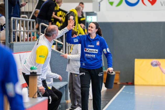 HSG Blomberg Lippe GER vs Borussia Dortmund GER , Handball, 1 Handball Bundesliga Women, 22 Matchday, 4 4 2026, Season 2025 2026, Blomberg Nicole Roth HSG Blomberg Lippe, 61 before the match with Henk Groener Borussia Dortmund, Coach Blomberg Sporthalle an der Ulmenallee Germany