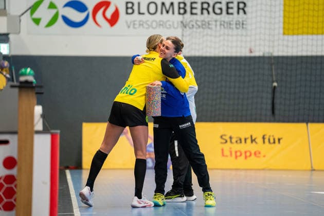 HSG Blomberg Lippe GER vs Borussia Dortmund GER , Handball, 1 Handball Bundesliga Women, 22 Matchday, 4 4 2026, Season 2025 2026, Blomberg Ona Vegue HSG Blomberg Lippe, 14 hugs Dana Bleckmann Borussia Dortmund, 66 before the match Blomberg Sporthalle an der Ulmenallee Germany