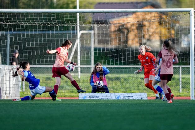 Switzerland AXA Women s Super League 2025 26, FC Luzern vs BSC YB Women Hubelmatt, Luzern Goal by Malaurie Granges 13 YB Women vs Laura Schneider 45 FCL Copyright: xKjetilxWaberx