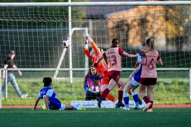 Switzerland AXA Women s Super League 2025 26, FC Luzern vs BSC YB Women Hubelmatt, Luzern Goal by Malaurie Granges 13 YB Women vs Laura Schneider 45 FCL Copyright: xKjetilxWaberx