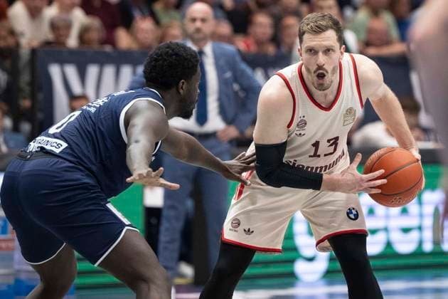 EasyCredit Basketball Bundesliga 2025 2026 Syntainics MBC vs FC Bayern München Basketball Weissenfels, Germany 04 April 2026 In the picture from left Charles Callison Weissenfels and Andreas Obst Muenchen Weissenfels Stadthalle Weissenfels Sachsen Anhalt Germany