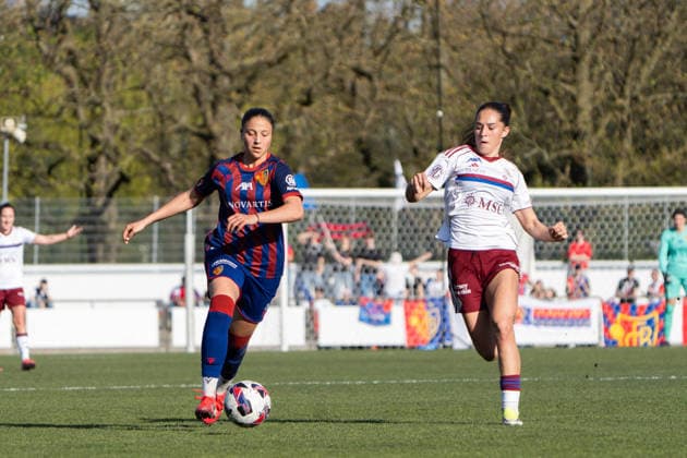 Switzerland AXA Women s Super League FC Basel vs Servette FC Chênois Fínin, Leichtathletikstadion, Basel Una Rankic 31 FC Basel and Amina Muratovic 23 Servette FC Chênois Copyright: xMelinaxFeldges xSteinsiek.chx