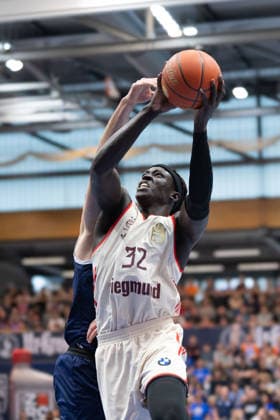 Kresimir Nikic MBC 9 , Wenyen Gabriel FCBB, 32 , Syntainics MBC vs FC Bayern Muenchen Basketball, Basketball, 1 Bundesliga, Men, 28 Matchday, Season 2025 26, 04 04 2026 Weißenfels Stadthalle Sachsen Anhalt Germany