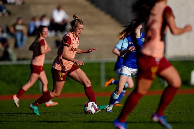 Switzerland AXA Women s Super League 2025 26, FC Lucerne vs BSC YB Women Hubelmatt, Lucerne Athena Marie Kuehn 12 YB Women Copyright: xKjetilxWaberx