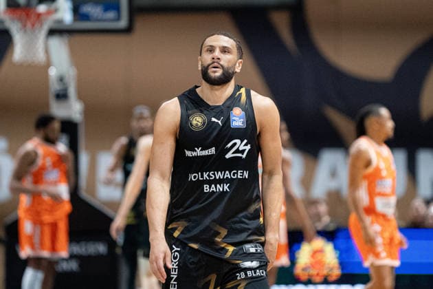 Kaza Kajami Keane Nr 24 Basketball Loewen Braunschweig disappointed GER, Basketball Loewen Braunschweig vs ratiopharm Ulm, Basketball, easyCredit BBL, Week 28, Season 2025 26, 04 04 2026 GER, Basketball Loewen Braunschweig vs ratiopharm Ulm, Basketball, easyCredit BBL, Week 28, Season 2025 26, 04 04 2026 Braunschweig Copyright: xEibner-Pressefoto DanielxREINELTx EP_DRT