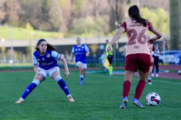 Switzerland AXA Women s Super League 2025 26, FC Lucerne vs BSC YB Women Hubelmatt, Lucerne Melissa Rondalli 21 FCL vs Laura Frey 26 YB Women Copyright: xKjetilxWaberx