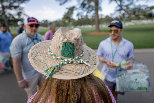 2026 Augusta National Women s Amateur golf tournament - Round 3 Ana Claire-Gordon wears a hand-embroidered hat depicting Scottie Schefflera s two Masters green jackets during the final round of the 2026 Augusta National Women s Amateur golf tournament at the Augusta National Golf Club in Augusta, Georgia, USA, 04 April 2026. AUGUSTA GEORGIA United States  Copyright: xERIKxS.xLESSERx