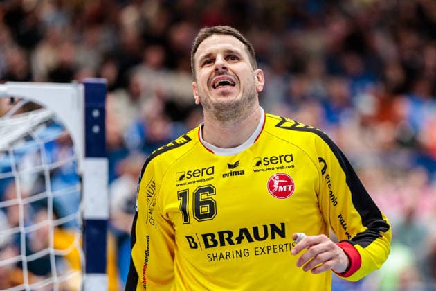 Trouble with Nebojsa Simic MT Melsungen, 16 GER, TBV Lemgo Lippe vs MT Melsungen, Handball, 1 Bundesliga, Matchday 27, Season 2025 2026, 04 04 2026 GER, TBV Lemgo Lippe vs MT Melsungen, Handball, 1 Bundesliga, Matchday 27, Season 2025 2026, 04 04 2026 Lemgo Copyright: xEibner-Pressefoto JanxRollingerx EP_JSK