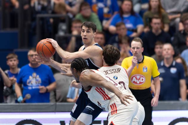Jure Planinic MBC, 44 , David McCormack FCBB, 33 , Justinian Jessup FCBB, 10 , Syntainics MBC vs FC Bayern Muenchen Basketball, Basketball, 1 Bundesliga, Men, 28 Matchday, Season 2025 26, 04 04 2026 Weißenfels Stadthalle Sachsen Anhalt Germany