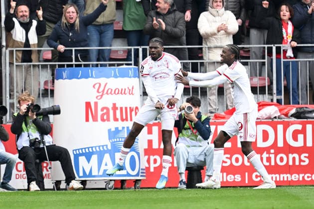 Stade Brestois 29 v Stade Rennais FC - Ligue 1 McDonald s 2025 2026 04 Junior DIAZ (sb29) - 07 Junior DINA EBIMBE (sb29) during the Ligue 1 McDonald s match between Brest and Rennes at Stade Francis Le Ble on April 4, 2026 in Brest, France. Brest France  Copyright: xFEPx 776348345