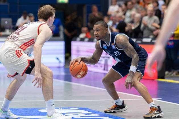 Justus Hollatz FCBB, 21 , Charles Callison MBC, 23 , Syntainics MBC vs FC Bayern Muenchen Basketball, Basketball, 1 Bundesliga, Men, 28 Matchday, Season 2025 26, 04 04 2026 Weißenfels Stadthalle Sachsen Anhalt Germany