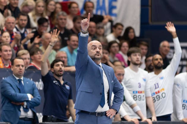 Milenko Bogicevic MBC, Head Coach , Bank, Syntainics MBC vs FC Bayern Muenchen Basketball, Basketball, 1 Bundesliga, Men, 28 Matchday, Season 2025 26, 04 04 2026 Weißenfels Stadthalle Sachsen Anhalt Germany