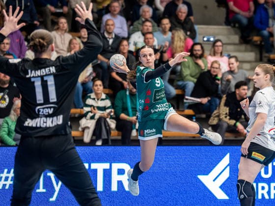Gianina Bianco Frisch Auf Women, 09 from outside, Frisch Auf Goeppingen vs BSV Sachsen Zwickau, Handball, 1 Bundesliga, Season 2025 2026, 04 04 2026 Frisch Auf Goeppingen vs BSV Sachsen Zwickau, Handball, 1 Bundesliga, Season 2025 2026, 04 04 2026 Goeppingen Copyright: xMichaelxSchmidt Eibner-Pressefotx EP_MST
