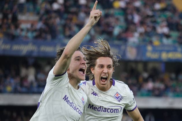 Hellas Verona FC vs ACF Fiorentina - Italian Serie A Nicolo Fagioli of ACF Fiorentina celebrates after scoring a goal with Jacopo Fazzini of ACF Fiorentina during the soccer match between Hellas Verona FC and ACF Fiorentina, MD31 of the Serie A Enilive Italian soccer championship 2025 2026 at Marcantonio Bentegodi Stadium on April 4, 2026, in Verona, Italy. Verona Italy Italy  Copyright: xRobertoxTommasinix originalFilename:tommasini-hellasve260404_np6sr.jpg