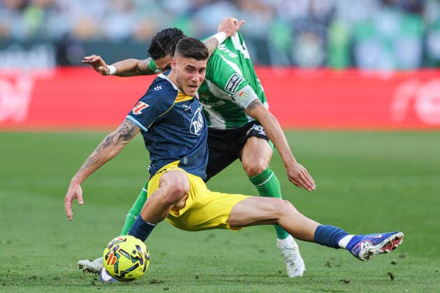 ESP: Real Betis - RCD Espanyol. La Liga EA Sports. Date 30 Roberto Fernandez of Espanyol and Marc Bartra of Real Betis during the La Liga EA Sports match between Real Betis and RCD Espanyol played at La Cartuja Stadium on April 4, 2026 in Sevilla, Spain. kpng Copyright: xAntonioxPozox xPRESSINPHOTOx AP_260404_BET_ESP_2526_032