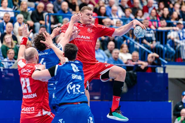 v l Arnar Freyr Arnarsson MT Melsungen, 21 , Joel Willecke TBV Lemgo Lippe, 24 , Frederik Simak TBV Lemgo Lippe, 08 , Dainis Kristopans MT Melsungen, 10 GER, TBV Lemgo Lippe vs MT Melsungen, Handball, 1 Bundesliga, Matchday 27, Season 2025 2026, 04 04 2026 GER, TBV Lemgo Lippe vs MT Melsungen, Handball, 1 Bundesliga, Matchday 27, Season 2025 2026, 04 04 2026 Lemgo Copyright: xEibner-Pressefoto JanxRollingerx EP_JSK