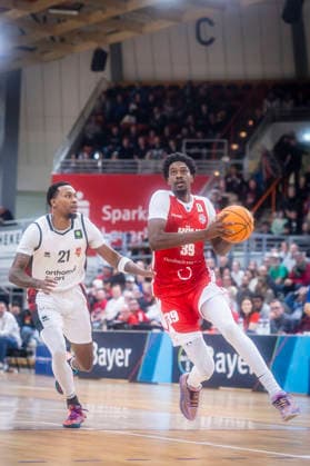 Barmer 2 Basketball Bundesliga ProA Bayer Giants Leverkusen vs RheinStars Koeln, 04 04 26 Leverkusen, 04 04 26 John Williams Jr Bayer Giants Leverkusen, 21 and Kenny Andre Baptiste RheinStars Koeln, 39 during the Barmer 2 Basketball Bundesliga ProA Bayer Giants Leverkusen vs RheinStars Koeln game at the Ostermann Arena in Leverkusen Copyright: xBEAUTIFULxSPORTS LeahxKohringx