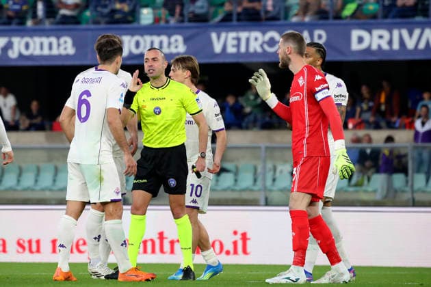 Marco Guida in the end in the end during the Serie A soccer match between Hellas Verona and Fiorentina at the Bentegodi Stadium in Verona, north west Italy - Saturday , April 4 , 2026. - Soccer .  Copyright: xPaolaxGarbuio Lapressex