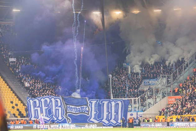 04 04 2026, xomx, Soccer 2 Bundesliga, Dynamo Dresden Hertha BSC Berlin v l Fans Hertha with pyros rockets interruption of match DFL DFB REGULATIONS PROHIBIT ANY USE OF PHOTOGRAPHS as IMAGE SEQUENCES and or QUASI VIDEO Dresden