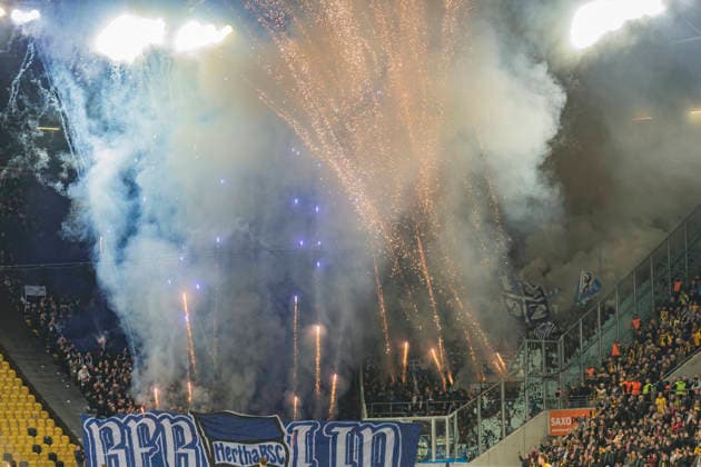 04 04 2026, xomx, Soccer 2 Bundesliga, Dynamo Dresden Hertha BSC Berlin v l Fans Hertha with pyros rockets interruption of match DFL DFB REGULATIONS PROHIBIT ANY USE OF PHOTOGRAPHS as IMAGE SEQUENCES and or QUASI VIDEO Dresden