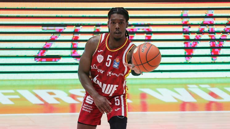 In the picture Marcus Carr Wuerzburg Baskets, 5 04 04 2026, Fitness First Wuerzburg Baskets vs RASTA Vechta, easyCredit BBL, 28 Matchday, Germany, 97072, tectake Arena Wuerzburg, Copyright: HMBxMedia xJulienxBecker
