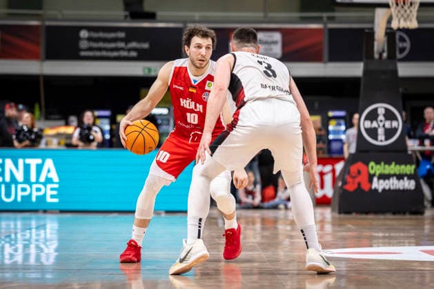 Barmer 2 Basketball Bundesliga ProA Bayer Giants Leverkusen vs RheinStars Koeln, 04 04 26 Leverkusen, 04 04 26 Haris Hujic RheinStars Cologne, 10 and Luca Finn Kahl Bayer Giants Leverkusen, 3 during the game of the Barmer 2 Basketball Bundesliga ProA Bayer Giants Leverkusen vs RheinStars Koeln at the Ostermann Arena in Leverkusen Copyright: xBEAUTIFULxSPORTS LeahxKohringx
