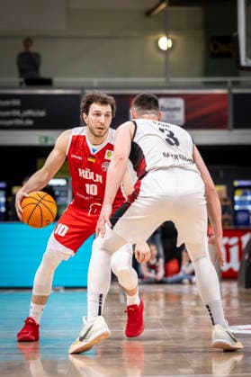 Barmer 2 Basketball Bundesliga ProA Bayer Giants Leverkusen vs RheinStars Koeln, 04 04 26 Leverkusen, 04 04 26 Haris Hujic RheinStars Cologne, 10 and Luca Finn Kahl Bayer Giants Leverkusen, 3 during the game of the Barmer 2 Basketball Bundesliga ProA Bayer Giants Leverkusen vs RheinStars Koeln at the Ostermann Arena in Leverkusen Copyright: xBEAUTIFULxSPORTS LeahxKohringx