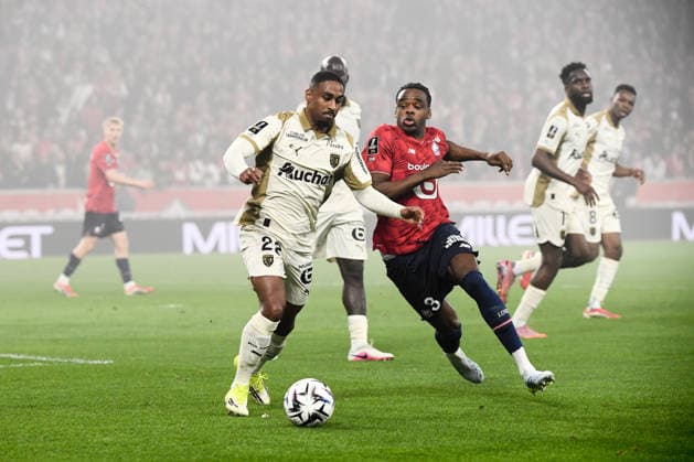 Lille OSC v RC Lens - Ligue 1 McDonald s 2025 2026 03 Nathan NGOY (losc) - 22 Wesley SAID (rcl) during the Ligue 1 McDonald s match between Lille and Lens at Stade Pierre Mauroy - Decathlon Arena on April 4, 2026 in Lille, France. Lille France  Copyright: xFEPx 776348341