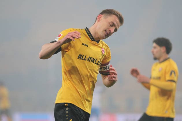 04 04 2026 Soccer Men 2025 2026 2 Bundesliga 28 Matchday SG Dynamo Dresden Hertha BSC Rudolf Harbig Stadion Dresden Niklas Hauptmann Dresden, 27, yellow after a missed chance Dresden Saxony Germany