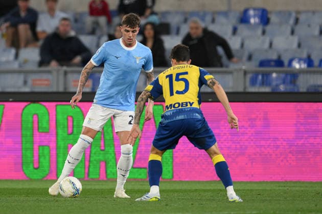 Foto IPP Roberto Ramaccia Roma 4 4 2026 Campionato di Calcio Serie A 2025 2026 Lazio vs Parma Nella foto Daniel Maldini of SS Lazio in azione palla al piede contrastato da Enrico Delprato of Parma Italy Photo Press - World Copyright Roma italy Italia ITALY  Copyright: xR4924_italyphotopressx
