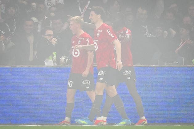 April 4, 2026, Villeneuve-D ascq, France, France: Hakon ARNAR HARALDSSON of Lille celebrate his goal with teammates during the Ligue 1 match between Lille OSC (LOSC) and RC Lens at Pierre Mauroy Stadium on April 04, 2026 in Villeneuve-d Ascq near Lille, France. Villeneuve-D ascq France - ZUMAm308 20260404_zsp_m308_008 Copyright: xMatthieuxMirvillex