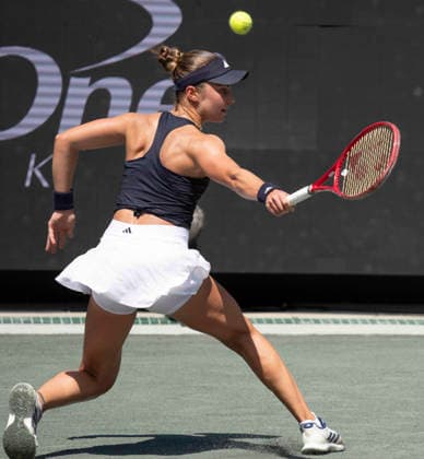 TENNIS 2026: Credit One Charleston Open APRIL 04 April 4, 2026: Iva Jovic (USA) loses to Jessica Pegula (USA) 6-4, 5-7, 6-3, at the Credit One Charleston Open being played at Credit One Staduim in Charleston, South Carolina, {USA} Ã‚ÂLeslie Billman Tennisclix (Credit Image: Â Leslie Billman Cal Media) Charleston South Carolina USA EDITORIAL USE ONLY Copyright: xx ZUMA-20260404_zma_c04_047.jpg LesliexBillmanx csmphotothree485319
