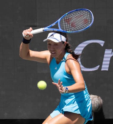 TENNIS 2026: Credit One Charleston Open APRIL 04 April 4, 2026: Iva Jovic (USA) loses to Jessica Pegula (USA) 6-4, 5-7, 6-3, at the Credit One Charleston Open being played at Credit One Staduim in Charleston, South Carolina, {USA} Ã‚ÂLeslie Billman Tennisclix (Credit Image: Â Leslie Billman Cal Media) Charleston South Carolina USA EDITORIAL USE ONLY Copyright: xx ZUMA-20260404_zma_c04_054.jpg LesliexBillmanx csmphotothree485321