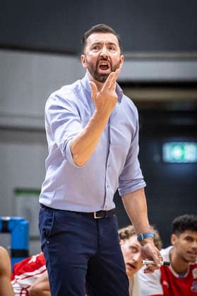 Barmer 2 Basketball Bundesliga ProA Bayer Giants Leverkusen vs RheinStars Cologne, 04 04 26 Leverkusen, 04 04 26 Zoran Kukic Head Coach RheinStars Cologne during the game of the Barmer 2 Basketball Bundesliga ProA Bayer Giants Leverkusen vs RheinStars Cologne in the Ostermann Arena in Leverkusen Copyright: xBEAUTIFULxSPORTS LeahxKohringx