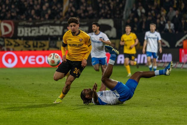 04 04 2026, Germany, Soccer, Dynamo Dresden vs Hertha BSC, Matchday 28, Season 2025 2026, Rudolf Harbig Stadion Bobzien Ben Dynamo Dresden, 20 , Zeefuik Deyovaisio Hertha BSC, 42 Copyright: xMichellexLukax