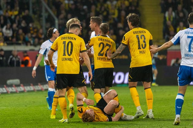 04 04 2026, Germany, Soccer, Dynamo Dresden vs Hertha BSC, Matchday 28, Season 2025 2026, Rudolf Harbig Stadion Dispute between Dynamo Dresden and Hertha BSC Wagner Robert Dynamo Dresden, 18 , Lemmer Jakob Dynamo Dresden, 10 , Hauptmann Niklas Dynamo Dresden, 27 ,Pauli Julian Dynamo Dresden, 13 Copyright: xMichellexLukax