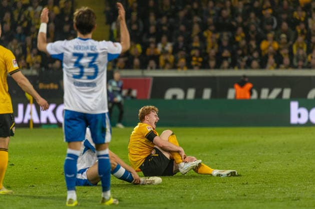 04 04 2026, Germany, Soccer, Dynamo Dresden vs Hertha BSC, Matchday 28, Season 2025 2026, Rudolf Harbig Stadion Wagner Robert Dynamo Dresden, 18 , Karbownik Michal Hertha BSC, 33 Copyright: xMichellexLukax