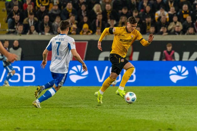 04 04 2026, Germany, Soccer, Dynamo Dresden vs Hertha BSC, Matchday 28, Season 2025 2026, Rudolf Harbig Stadion Rossipal Alexander Dynamo Dresden, 19 ,Brekalo Josip Hertha BSC, 7 Copyright: xMichellexLukax