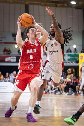 Barmer 2 Basketball Bundesliga ProA Bayer Giants Leverkusen vs RheinStars Koeln, 04 04 26 Leverkusen, 04 04 26 Jasper Günther RheinStars Cologne, 6 and Kobe Langley Bayer Giants Leverkusen, 8 during the game of the Barmer 2 Basketball Bundesliga ProA Bayer Giants Leverkusen vs RheinStars Koeln at the Ostermann Arena in Leverkusen Copyright: xBEAUTIFULxSPORTS LeahxKohringx