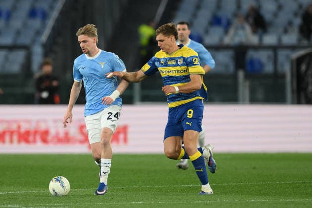 CALCIO - Serie A - SS Lazio vs Parma Calcio Kenneth Taylor of SS Lazio under pressure from Mateo Pellegrino of Parma during the match of 31th day of the Serie A Championship between S.S.Lazio and Parma at the Olimpico Stadium on Apr 4, 2026 in Rome, Italy. during SS Lazio vs Parma Calcio, Italian soccer Serie A match in Rome, Italy, April 04 2026 Rome Italy  Copyright: xIPAxSport ABACAx