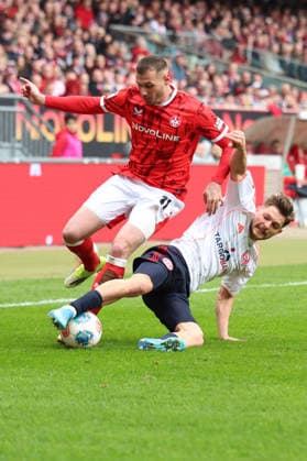 04 04 2026, xrekx, Fußball 2 Bundesliga, 1 FC Kaiserslautern Fortuna Düsseldorf v l Luca Sirch 1 FC Kaiserslautern Florent Muslija Fortuna Duesseldorf Zweikampf, Aktion, action, battle for the ball DFL DFB REGULATIONS PROHIBIT ANY USE OF PHOTOGRAPHS as IMAGE SEQUENCES and or QUASI VIDEO Kaiserslautern