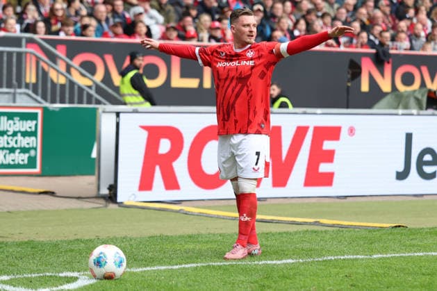 04 04 2026, xrekx, Fußball 2 Bundesliga, 1 FC Kaiserslautern Fortuna Düsseldorf v l Marlon Ritter 1 FC Kaiserslautern Eckball DFL DFB REGULATIONS PROHIBIT ANY USE OF PHOTOGRAPHS as IMAGE SEQUENCES and or QUASI VIDEO Kaiserslautern