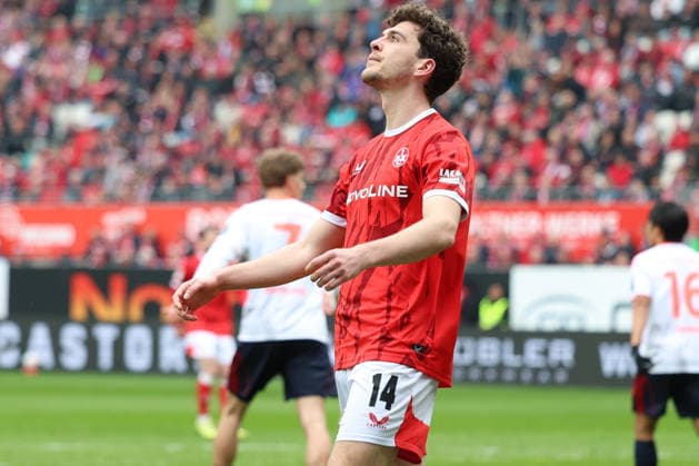 04 04 2026, xrekx, Fussball 2 Bundesliga, 1 FC Kaiserslautern Fortuna Düsseldorf v l Jacob Rasmussen 1 FC Kaiserslautern enttaeuscht, enttäuscht, schaut enttaeuscht, niedergeschlagen, disappointed DFL DFB REGULATIONS PROHIBIT ANY USE OF PHOTOGRAPHS as IMAGE SEQUENCES and or QUASI VIDEO Kaiserslautern