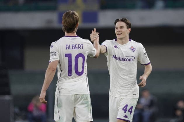 CALCIO - Serie A - Hellas Verona FC vs ACF Fiorentina Nicolo Fagioli of ACF Fiorentina celebrates with his teammate Albert Gudmundsson of ACF Fiorentina after scoring the 0-1 goal during the match of 6th day of the Serie A Championship between Hellas Verona vs ACF Fiorentina at the Marcantonio Bentegodi Stadium on 4 April 2026 in Verona, VR. Verona Italy  Copyright: xIPAxSport ABACAx