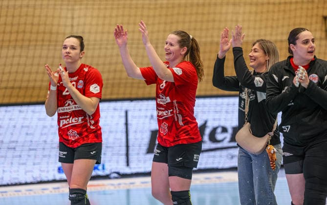 GER, Bad Langensalza, Thüringer HC vs HSG Bensheim Auerbach Flames, Alsco Handball Bundesliga Frauen, Handball, DHB, Spielzeit 2025 2026, Weststadthalle Bensheim, 22 Spieltag im Bild Joy and emotions after the victory, Cheers, Thüringer HC defeats the Bensheim Flames DFB DFL REGULATIONS PROHIBIT ANY USE OF PHOTOGRAPHS AS IMAGE SEQUENCES AND OR QUASI VIDEO, 04 04 2026 Copyright: HMBxMedia HendrikxHamelau