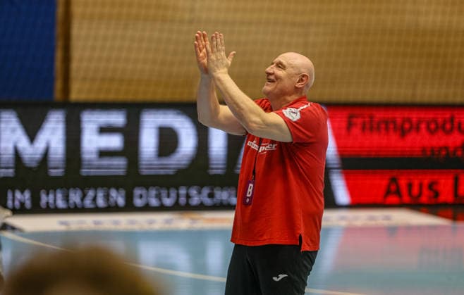 GER, Bad Langensalza, Thüringer HC vs HSG Bensheim Auerbach Flames, Alsco Handball Bundesliga Frauen, Handball, DHB, Spielzeit 2025 2026, Weststadthalle Bensheim, 22 Spieltag im Bild Herbert Müller Trainer Thüringer HC DFB DFL REGULATIONS PROHIBIT ANY USE OF PHOTOGRAPHS AS IMAGE SEQUENCES AND OR QUASI VIDEO, 04 04 2026 Copyright: HMBxMedia HendrikxHamelau