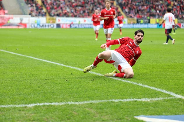 04 04 2026, xrekx, Fußball 2 Bundesliga, 1 FC Kaiserslautern Fortuna Düsseldorf v l Torjubel nach dem Tor zum celebrating the goal celebrate 2 0 durch Semih Sahin 1 FC Kaiserslautern DFL DFB REGULATIONS PROHIBIT ANY USE OF PHOTOGRAPHS as IMAGE SEQUENCES and or QUASI VIDEO Kaiserslautern
