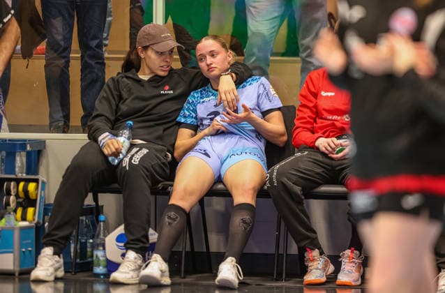 GER, Bad Langensalza, Thüringer HC vs HSG Bensheim Auerbach Flames, Alsco Handball Bundesliga Frauen, Handball, DHB, Spielzeit 2025 2026, Weststadthalle Bensheim, 22 Spieltag im Bild Disappointment, frustration and emotions after the defeat of the Bensheim Flames at Thüringer HC, Lucie Marie Kretzschmar HSG Bensheim Auerbach Flames Women 29 , Mia Ziercke HSG Bensheim Auerbach Flames Women 34 DFB DFL REGULATIONS PROHIBIT ANY USE OF PHOTOGRAPHS AS IMAGE SEQUENCES AND OR QUASI VIDEO, 04 04 2026 Copyright: HMBxMedia HendrikxHamelau