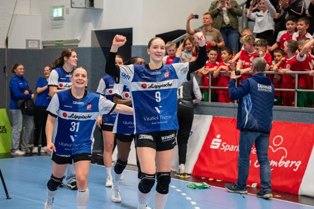 HSG Blomberg Lippe GER vs Borussia Dortmund GER , Handball, 1 Handball Bundesliga Women, 22 Matchday, 4 4 2026, Season 2025 2026, Blomberg Nieke Kuehne HSG Blomberg Lippe, 09 is happy after the victory against Borussia Dortmund GER with 33 31 Blomberg Sporthalle an der Ulmenallee Germany